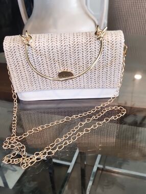 Woven Cream Crossbody Bag with Gold Chain